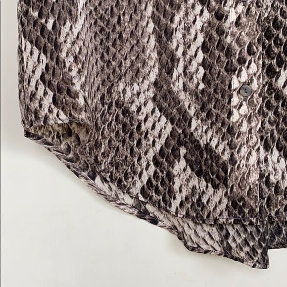 Pretty Flutter Sleeve Button Front Blouse - Picture 2 of 5